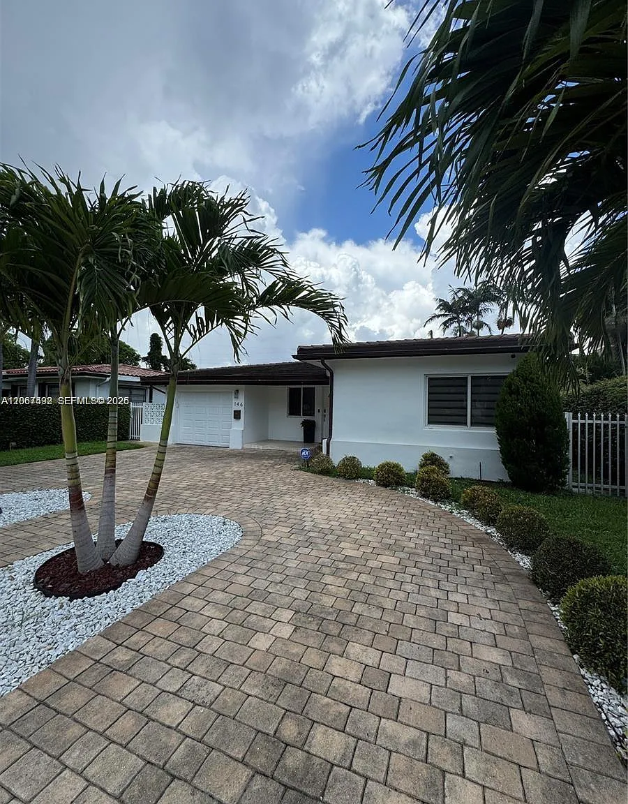 3 bed, 1398 sqft, $4,500 — Photo 2