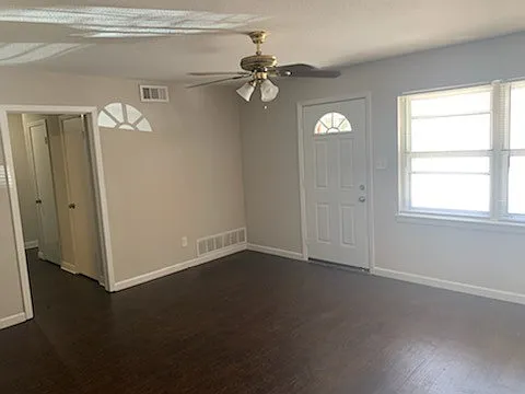 438 W Phillips Ct — Photo 10
