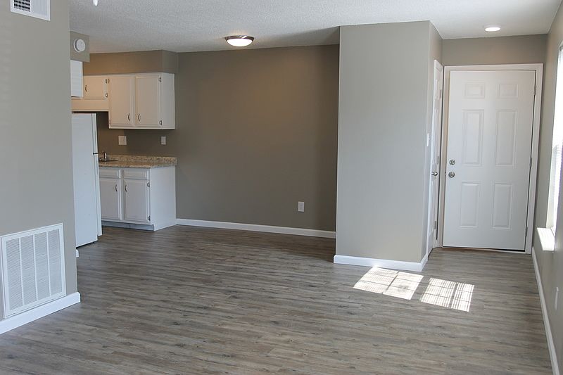 1st image of 418 Maryville Hwy APT 7