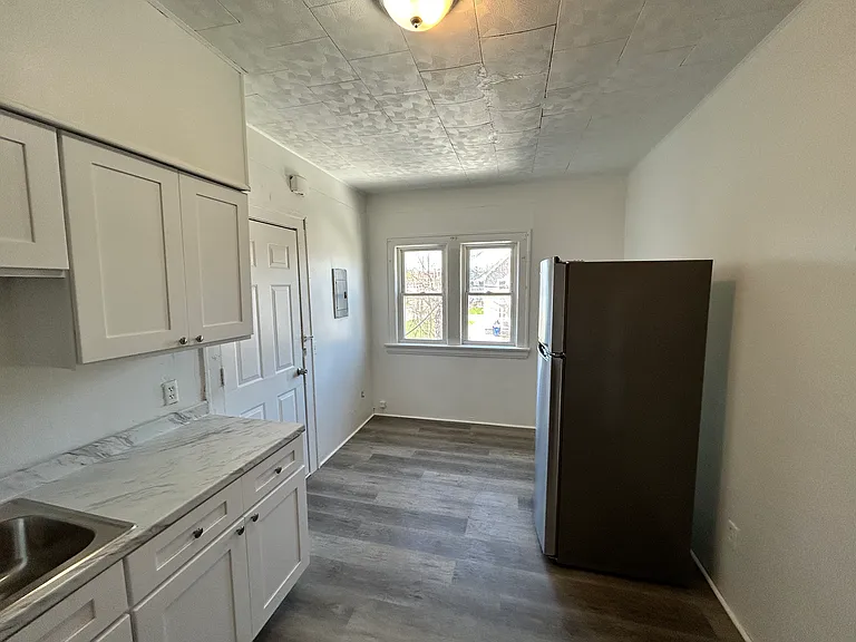 2232 W 103rd St — Photo 27