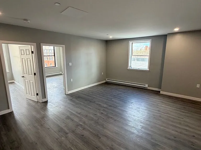 216 Central St — Photo 3