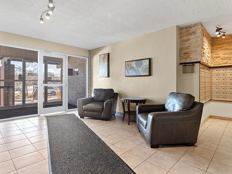 1508 Princess St — Photo 10