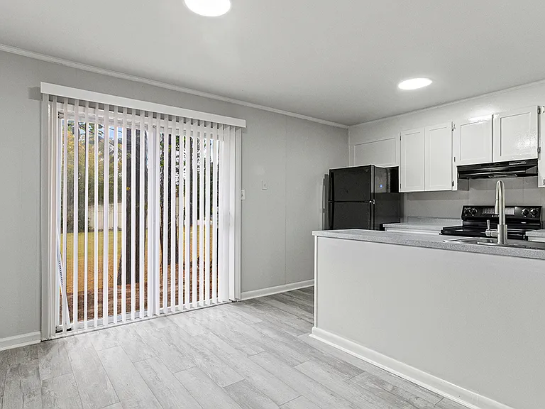 Blue Pines Apartments — Photo 10