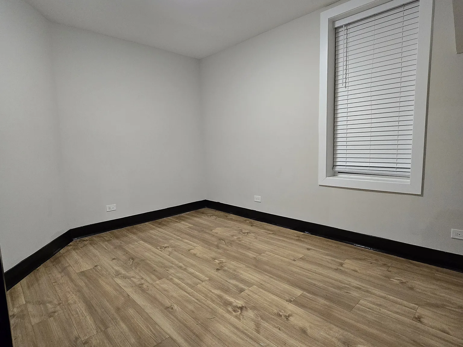 3 bed, 1200 sqft, $2,000 — Photo 3