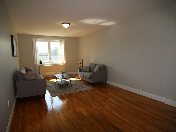 5th image of 20-12 31st St #1J