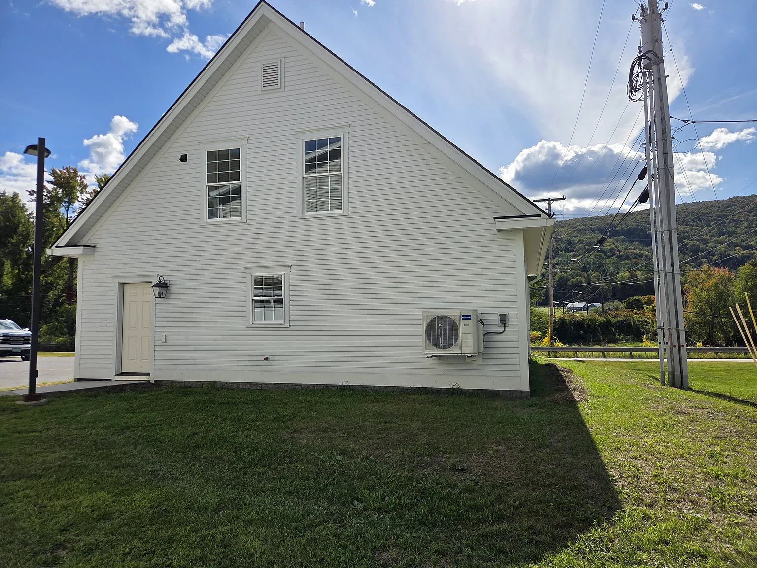 2 bed, 1.5 bath, 1500 sqft, $2,950 — Photo 4