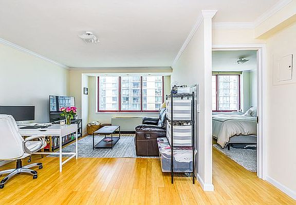 5th image of 4-74 48th Ave APT 25D