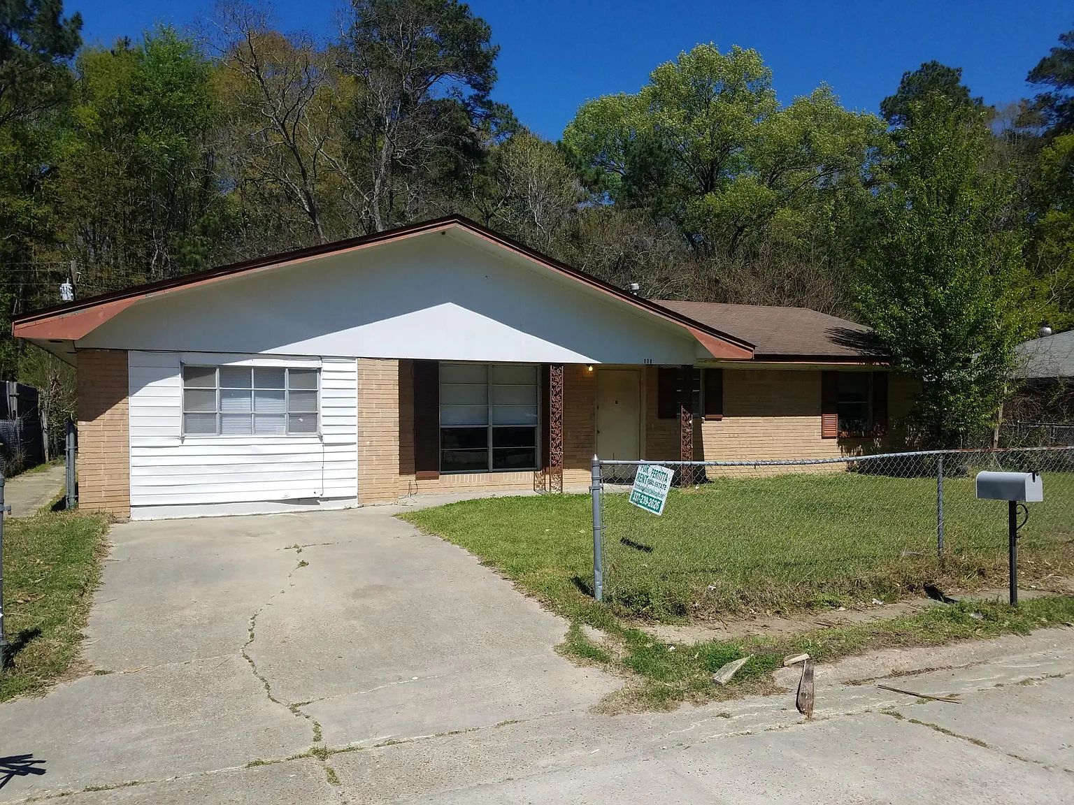 3 bed, 1400 sqft, $1,250 — Photo 1