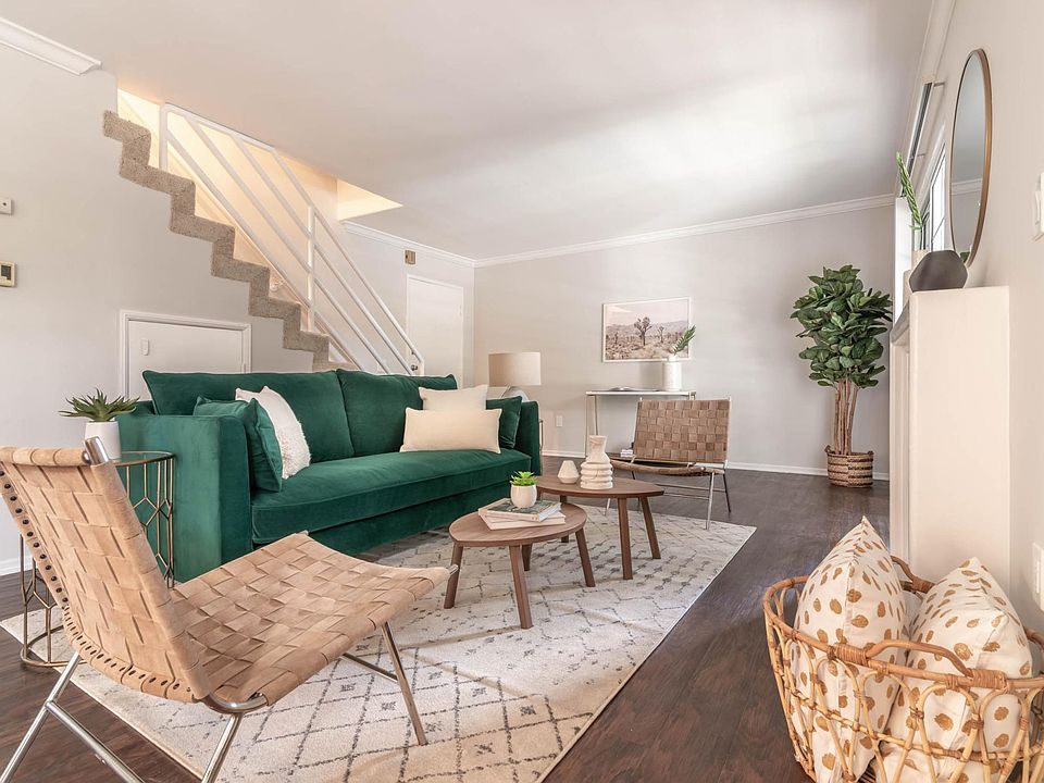 1st image of 12728 Moorpark St APT 13