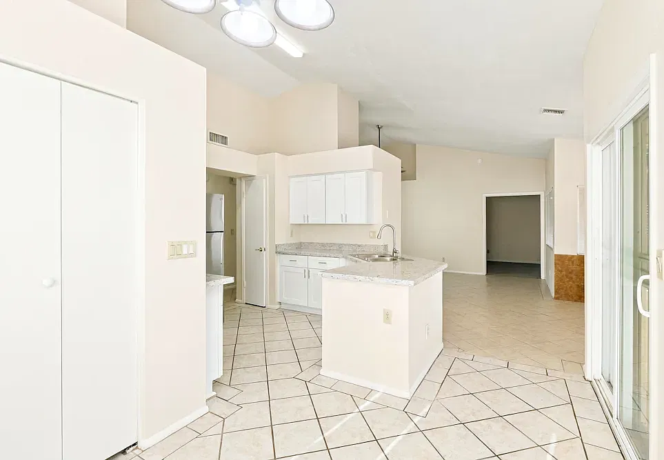 3 bed, 1914 sqft, $1,400 — Photo 4