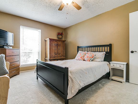 5th image of 2202 Richwood Dr