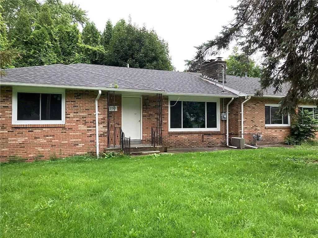 1250 Howard Rd photo 1