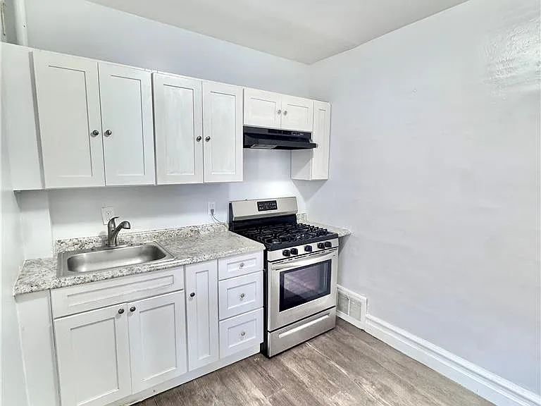 1410 W Turner St #2 — Photo 4