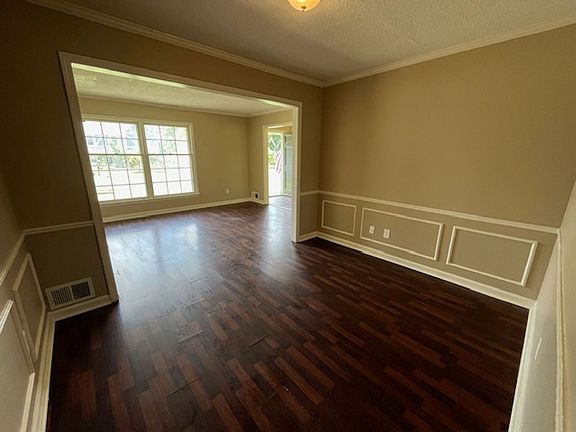 4th image of 8574 Lake Shore Dr W