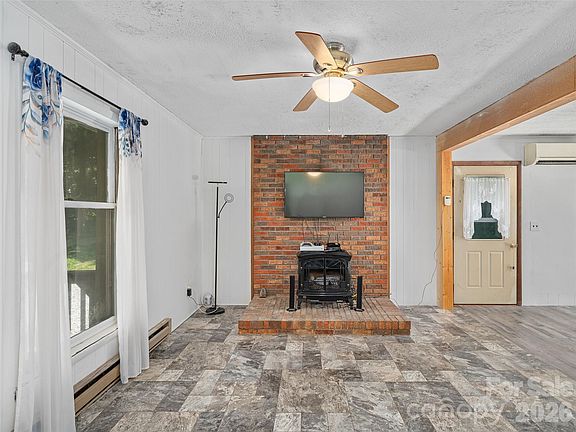 3rd image of 115 Hollifield St