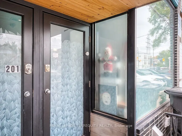 26A Scarlett Rd #BASEMENT — Photo 19