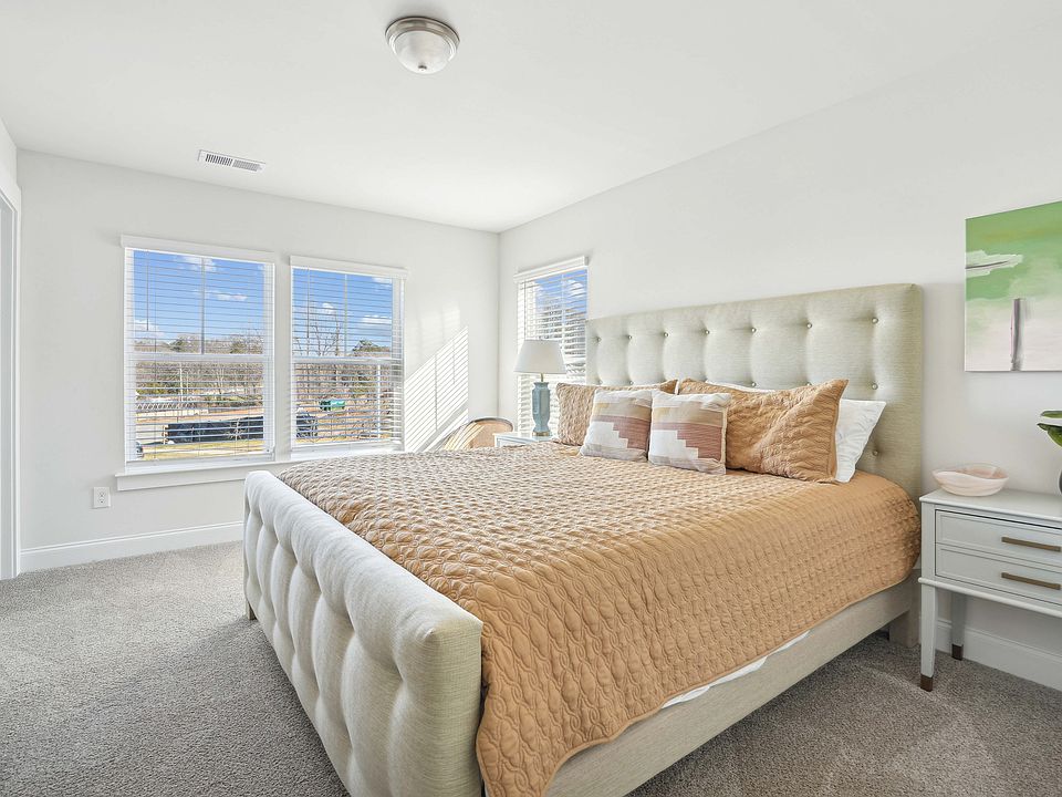 Blu South - Primary Bedroom