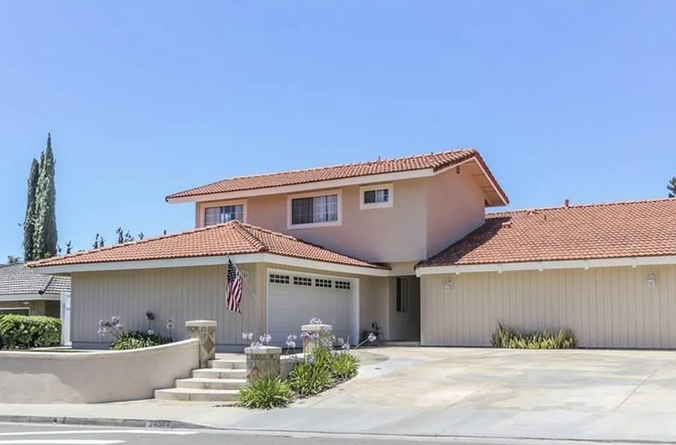 24581 Saturna Dr