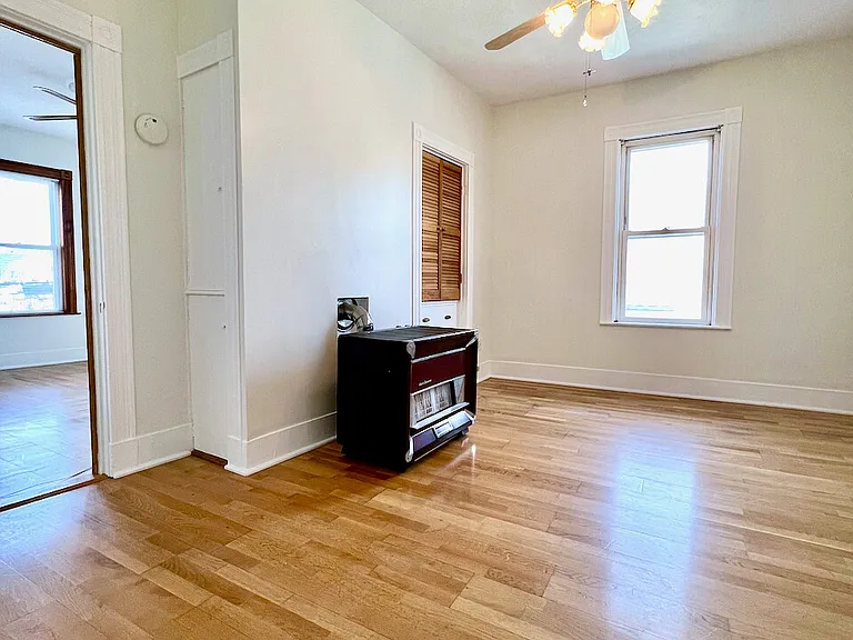 312 Washington St #3 — Photo 5