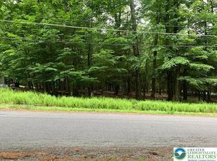 75B Fawnwood Cir, Greentown, PA 18426