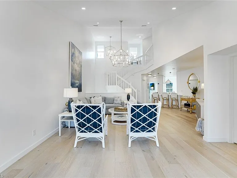 8345 Excalibur Cir #M4 — Photo 2
