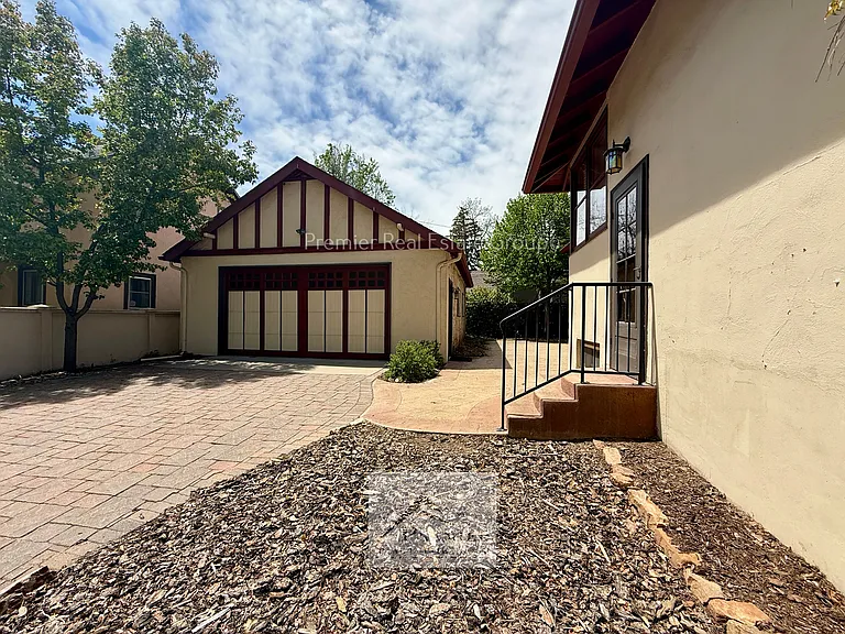 429 E San Rafael St — Photo 8