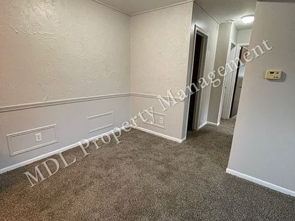 4th image of 3121 Southfield Dr #1