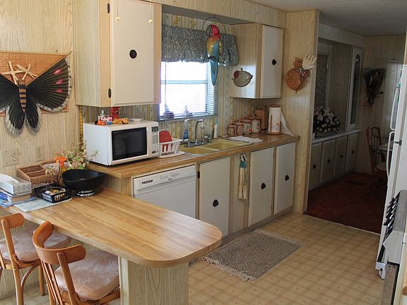 4th image of 194 Forest Ln #194