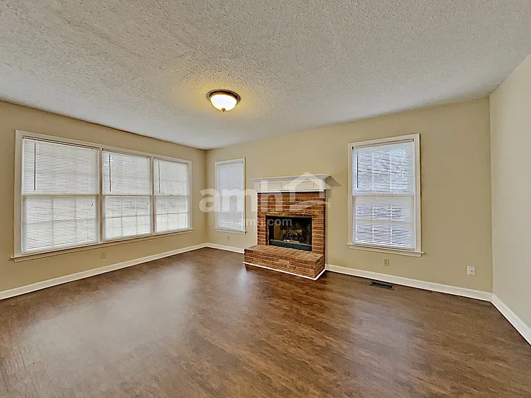 1300 Summit Point Ln — Photo 6