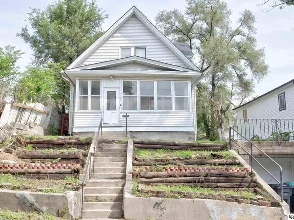 3322 Larimore Ave, Omaha, NE 68111
