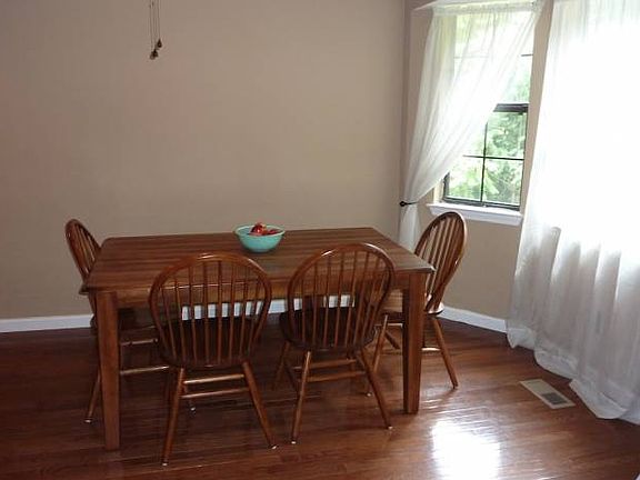 4th image of 5204 Hunter Village Dr