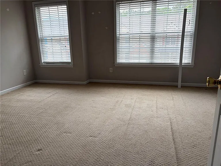 3082 Kentmere Dr — Photo 24