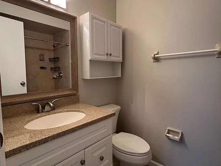 1018 Landsdowne Dr — Photo 12