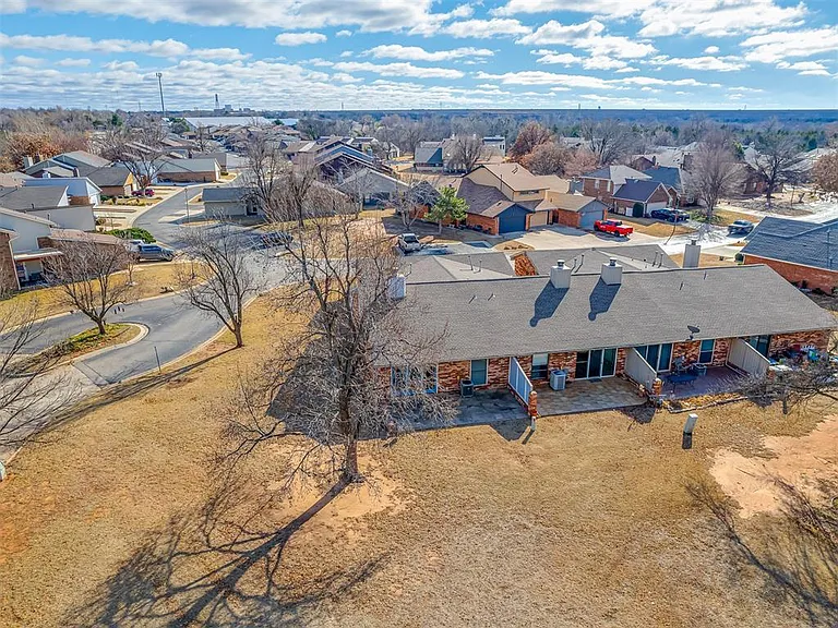 4768 Hemlock Cir — Photo 39