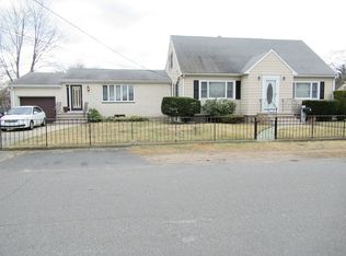 1 Dustin St, Saugus, MA 01906
