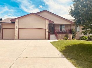 930 Cedar Brook Cir, Mulvane, KS 67110