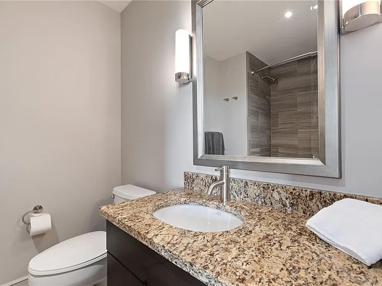 222 12th St NE #1806 — Photo 29