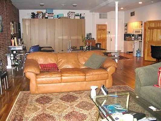 Rented by Mark David | media 22