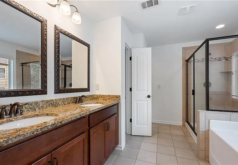 2080 Red Barn Ct — Photo 24