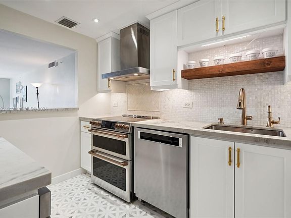 3rd image of 20505 E Country Club Dr APT 1638