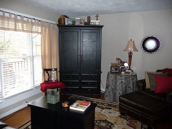 3rd image of 3432 Alta Vista Dr