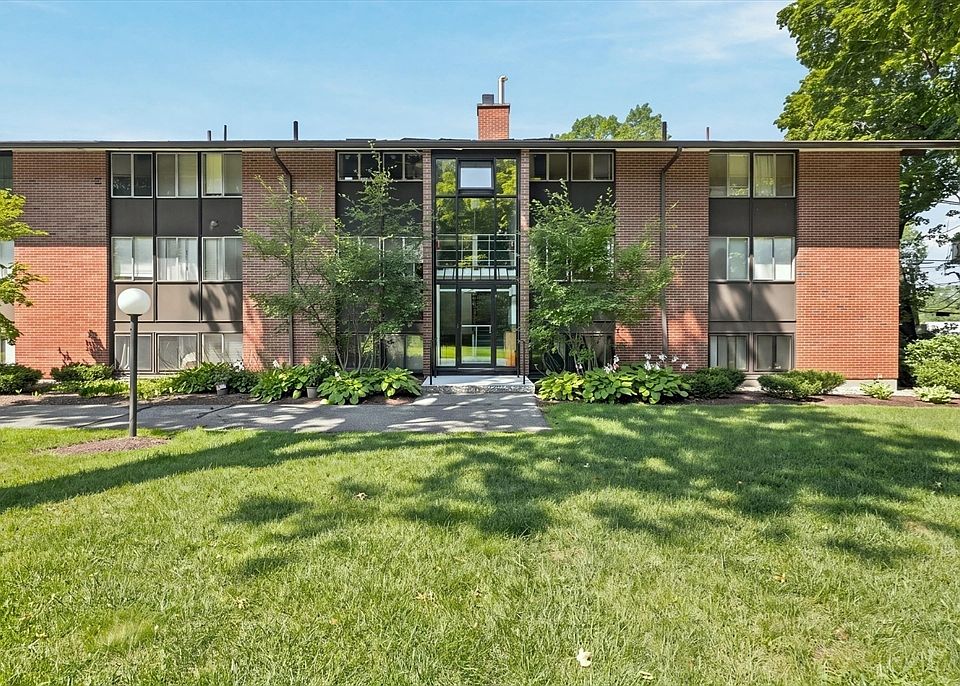 1st image of 3 Longwood Dr #103