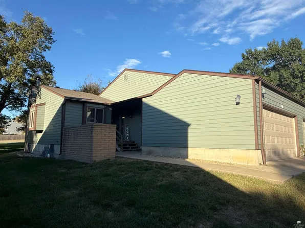 3810 Emerald Cir, Manhattan, KS 66503
