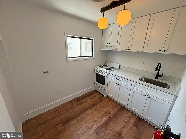 1370 Hornberger Ave — Photo 7