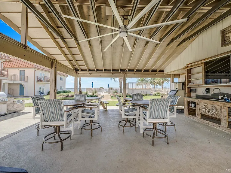 2100 W Beach Dr #A101 — Photo 30