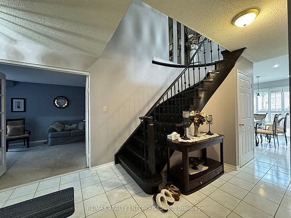 3rd image of 67 Castlehill Rd