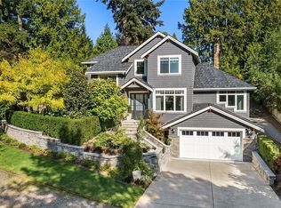 3112 Hunts Point Cir, Bellevue, WA 98004