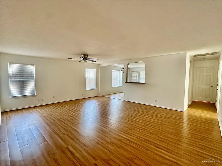 3304 San Fabian St — Photo 4