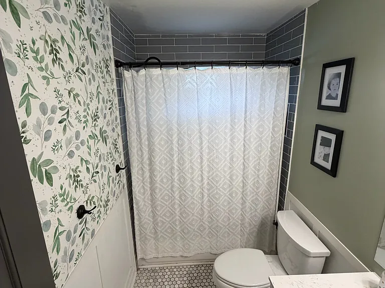 Shared bathroom for bedroom #2 & #3
