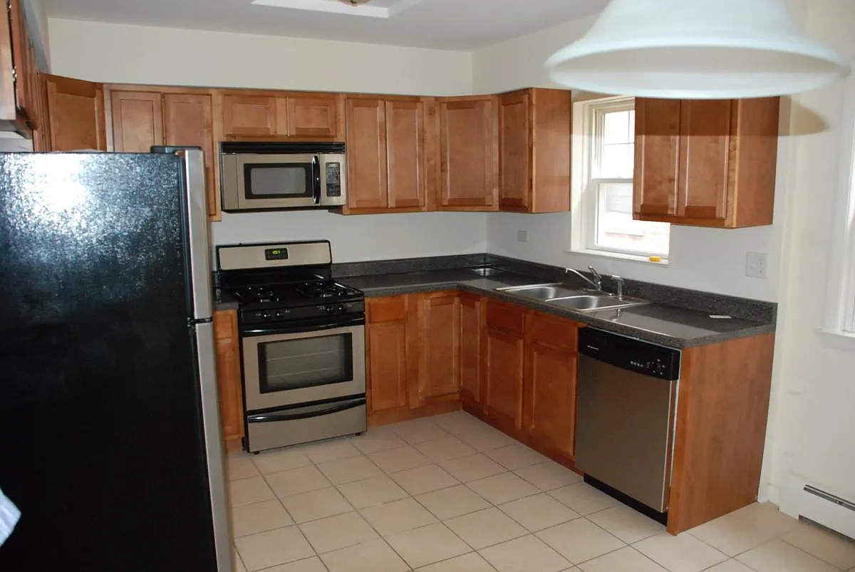 2 bed, 1000 sqft, $1,650 — Photo 1